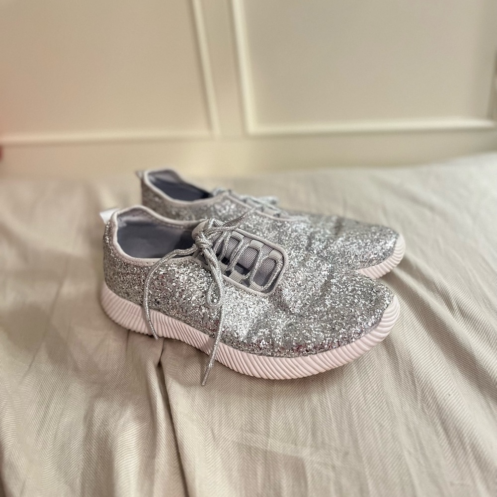 Qupid silver glitter lace up tennis shoes